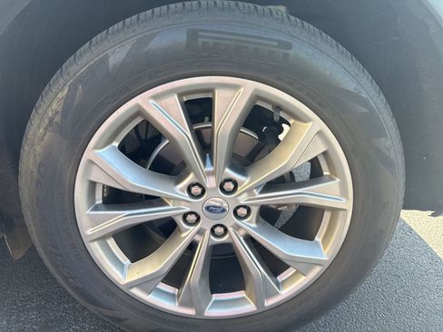 Used 2021 Ford Explorer XLT w/ Equipment Group 202A image 9