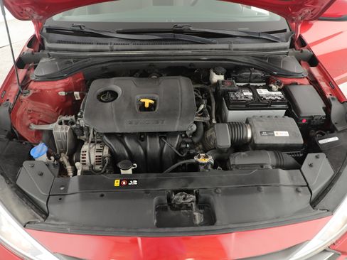 Used 2019 Hyundai Elantra SEL image 5