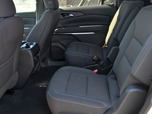 Used 2024 Chevrolet Traverse LT FWD image 43