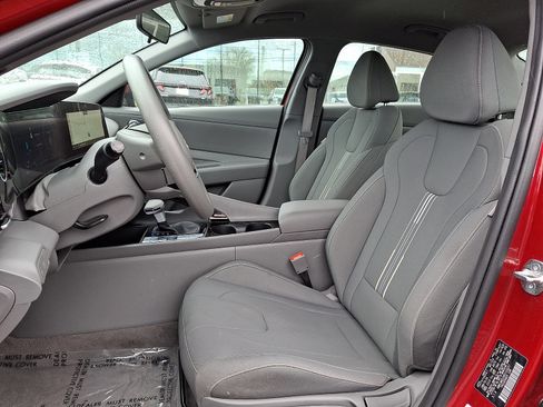 Used 2024 Hyundai Elantra Blue image 13