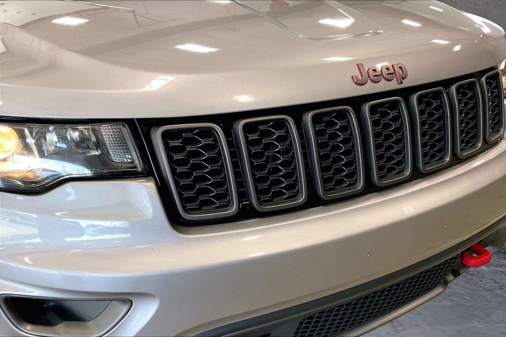 Used 2019 Jeep Grand Cherokee Trailhawk AWD/4WD image 33