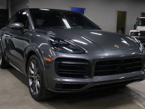 Used 2021 Porsche Cayenne GTS image 7