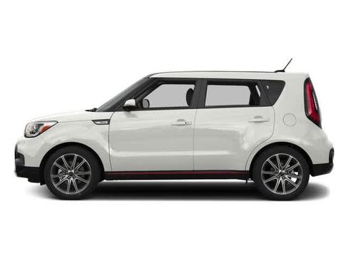 Used 2018 Kia Soul ! FWD image 3