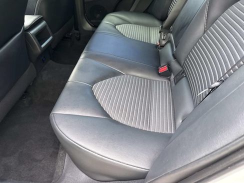 Used 2020 Toyota Camry SE FWD image 15