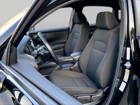 Used 2025 Honda HR-V Sport image 9