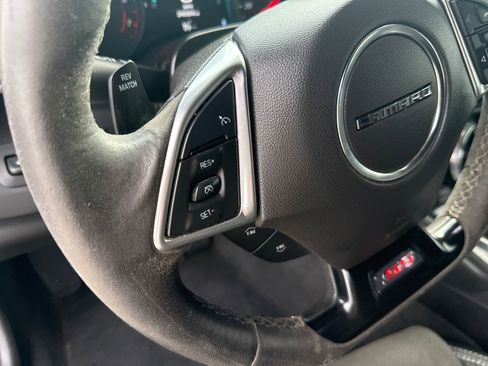 Used 2018 Chevrolet Camaro SS RWD image 30