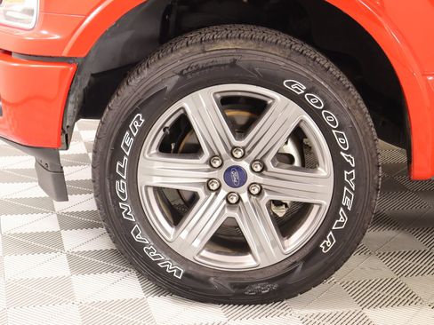 Used 2019 Ford F150 XLT w/ Equipment Group 302A Luxury AWD/4WD image 19