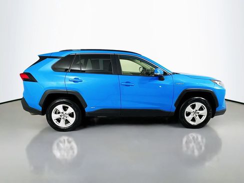 Used 2021 Toyota RAV4 XLE w/ Convenience Package AWD/4WD image 9