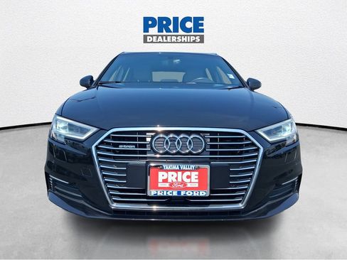 Used 2017 Audi A3 e-tron Premium Plus w/ Technology Package FWD image 4