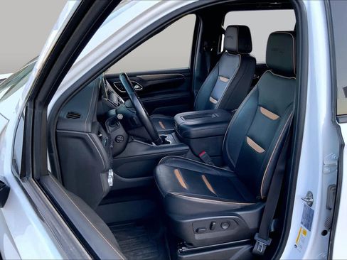 Used 2024 GMC Yukon XL AT4 w/ AT4 Premium Plus Package AWD/4WD image 15