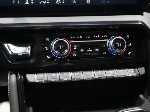 Used 2025 GMC Sierra 1500 AT4X image 29