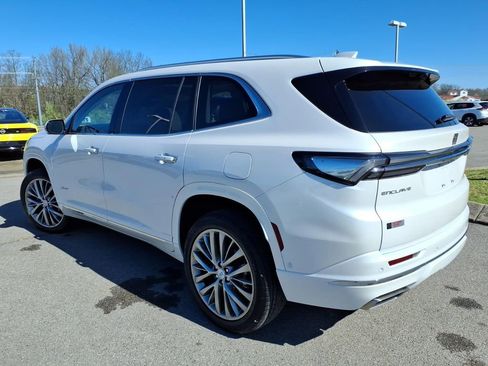 Used 2025 Buick Enclave Avenir w/ Super Cruise Package FWD image 19