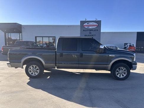 Used 2007 Ford F250 Lariat image 1