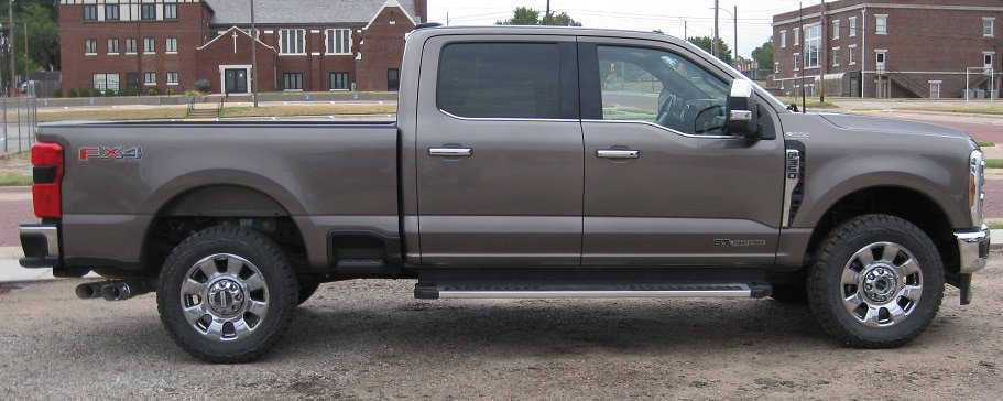 Used 2023 Ford F350 Lariat w/ Chrome Package AWD/4WD image 7