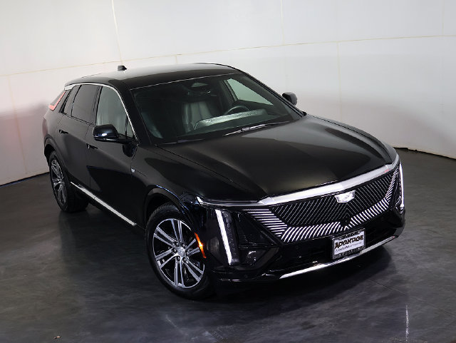 Used 2024 Cadillac Lyriq Luxury AWD/4WD image 7