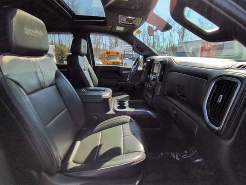 Used 2019 Chevrolet Silverado 1500 High Country w/ Technology Package image 29