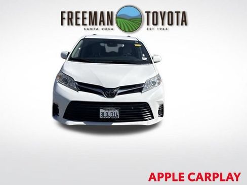 Used 2019 Toyota Sienna LE FWD image 3