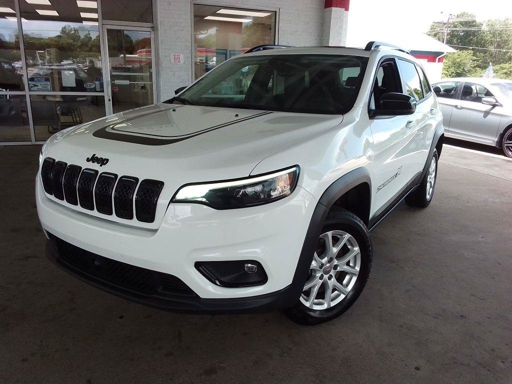 Used 2022 Jeep Cherokee Latitude w/ Sun & Sound Group AWD/4WD image 1