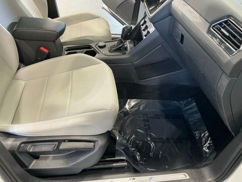 Used 2021 Volkswagen Tiguan SE R-Line image 18