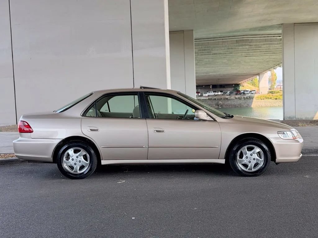 Used 2000 Honda Accord EX image 8