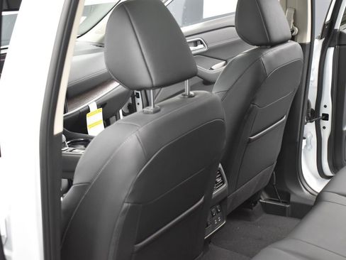 New 2026 Nissan Rogue Platinum w/ Platinum Premium Package image 19