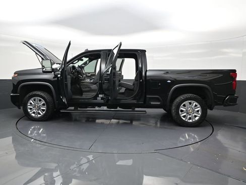 Used 2024 Chevrolet Silverado 2500 High Country image 31