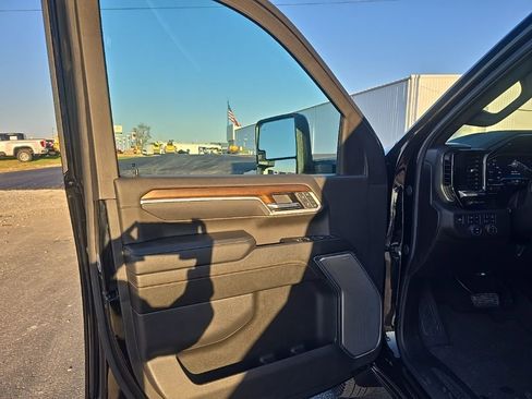 Used 2025 Chevrolet Silverado 3500 High Country w/ High Country Premium Package image 11