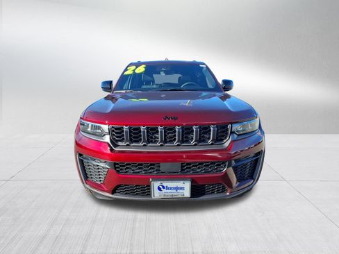 New 2026 Jeep Grand Cherokee Altitude image 9