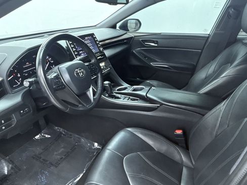 Used 2021 Toyota Avalon XLE image 12