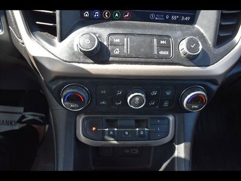 Used 2022 GMC Acadia Denali w/ Denali Ultimate Package image 18