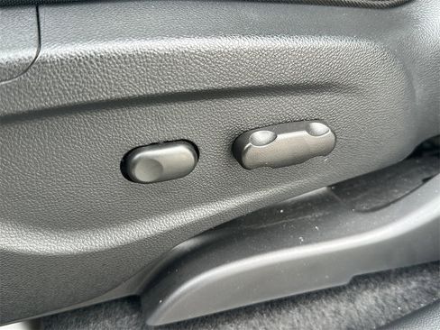 Used 2022 Buick Encore Preferred w/ Safety Package image 22