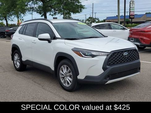 Used 2022 Toyota Corolla Cross LE AWD/4WD image 3