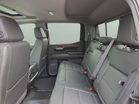 Used 2023 GMC Sierra 1500 Denali w/ Denali Reserve Package AWD/4WD image 10