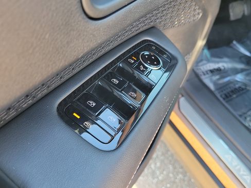 Certified 2023 Nissan Ariya FWD image 20