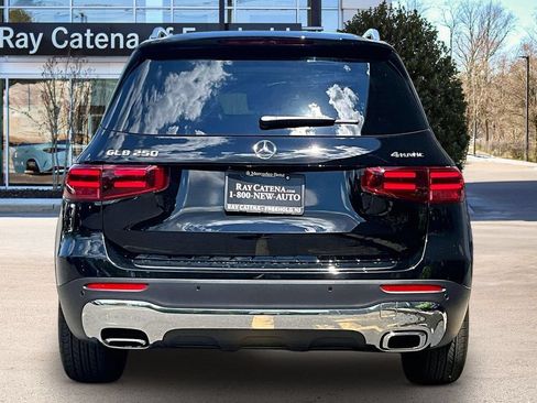 Used 2026 Mercedes-Benz GLB 250 4MATIC image 4