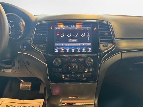 Used 2020 Jeep Grand Cherokee Limited image 22