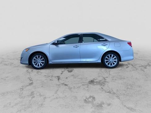 Used 2012 Toyota Camry XLE w/ Leather Pkg image 7