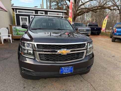 Used 2016 Chevrolet Suburban LT image 2