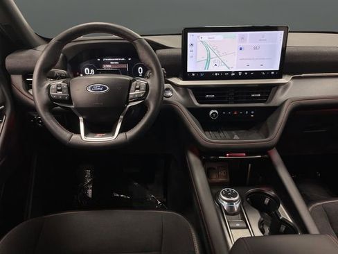 Used 2025 Ford Explorer ST image 5