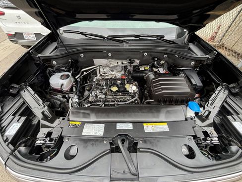 Used 2025 Volkswagen Atlas Cross Sport SE image 32