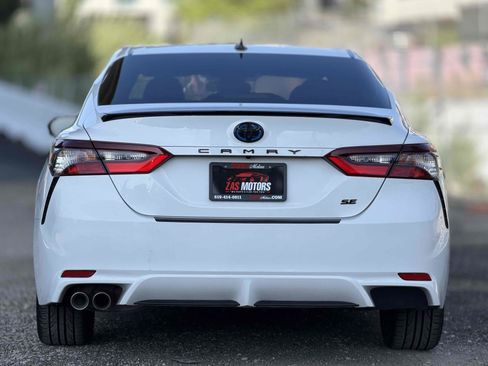 Used 2022 Toyota Camry SE FWD image 4