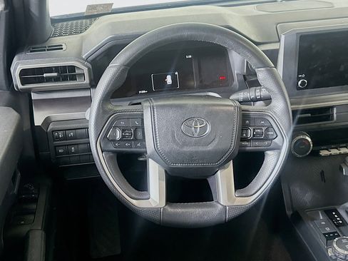 Used 2025 Toyota 4Runner SR5 image 17