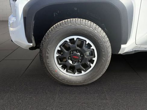New 2026 Toyota Tacoma TRD Off-Road w/ TRD Off Road Upgrade Package AWD/4WD image 9