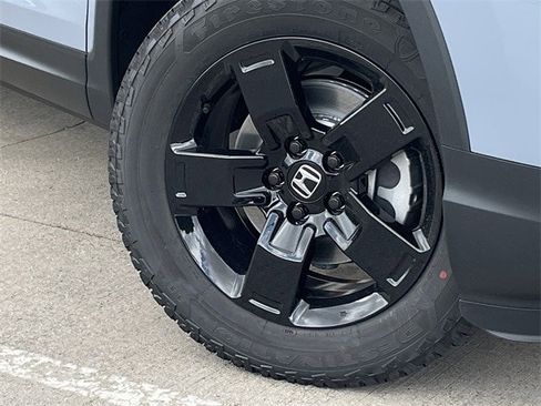 New 2025 Honda Ridgeline Black Edition image 8