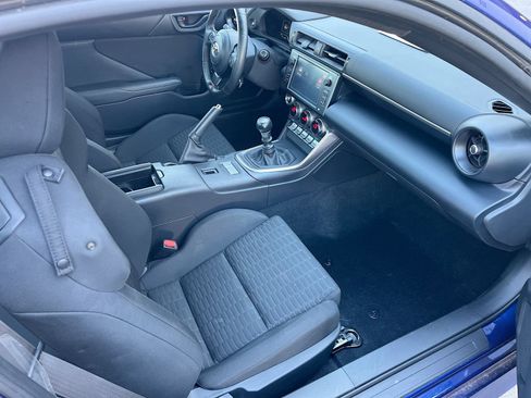 Used 2025 Toyota GR86 w/ ALL Weather Mat Package (TMS) RWD image 26