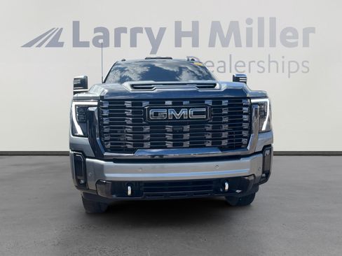 Used 2024 GMC Sierra 3500 Denali Ultimate image 8