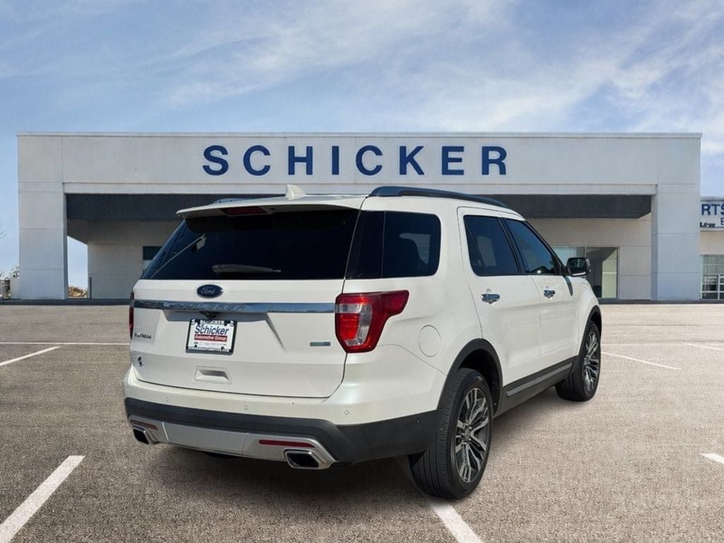 Used 2017 Ford Explorer Platinum AWD/4WD image 3