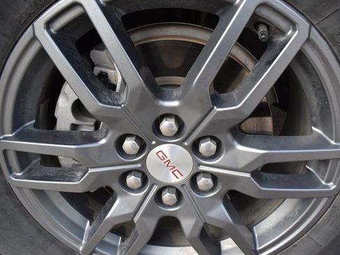 Used 2025 GMC Acadia Elevation image 9