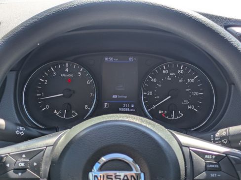 Used 2020 Nissan Rogue S AWD/4WD image 21