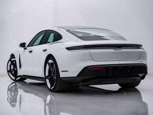 Certified 2023 Porsche Taycan image 3